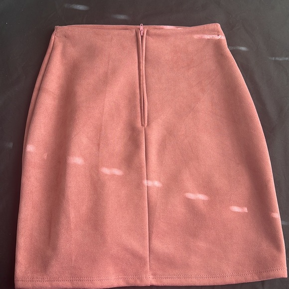 Mauve Velvet skirt with Tie up Detail - Picture 2 of 3